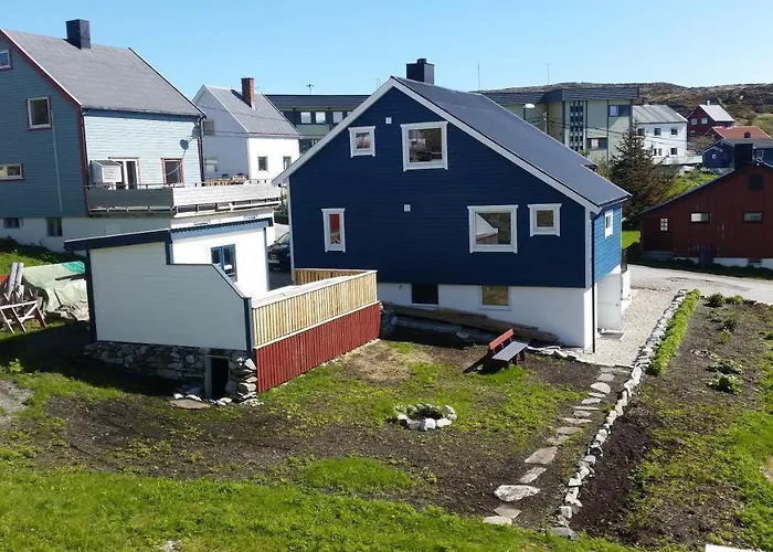아파트 Blue House I At The End Of The World *